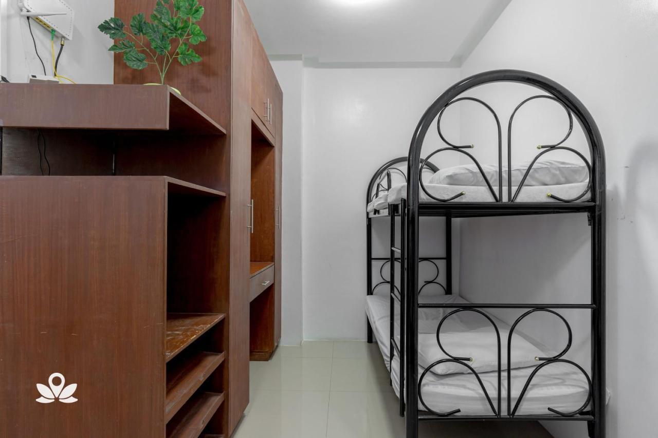 Mixed Dormitory Room